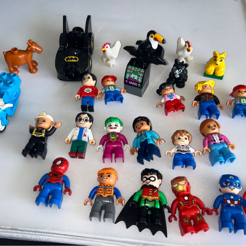 Duplo Lot 24 Figure Kids Child ,Super Hero lot little girl, Joker, Spiderman.